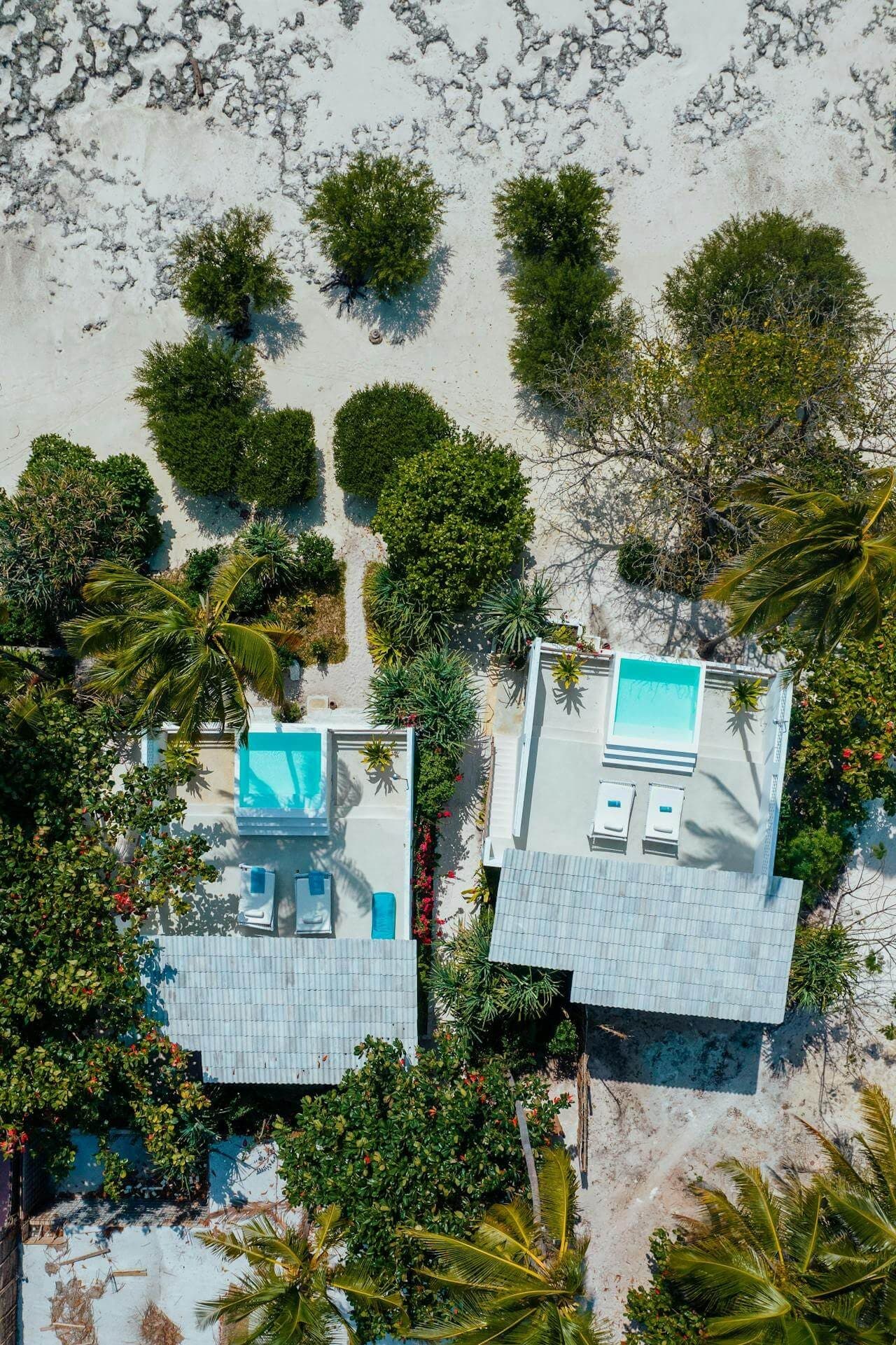 Villa avec piscine vue du ciel